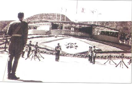 Ceremonia del Juramento ante la Bandera en las Baldorrias. Hacia 1950.